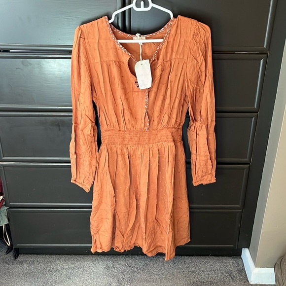 Hem & Thread Dresses & Skirts - 🌷HEM & THREAD dress